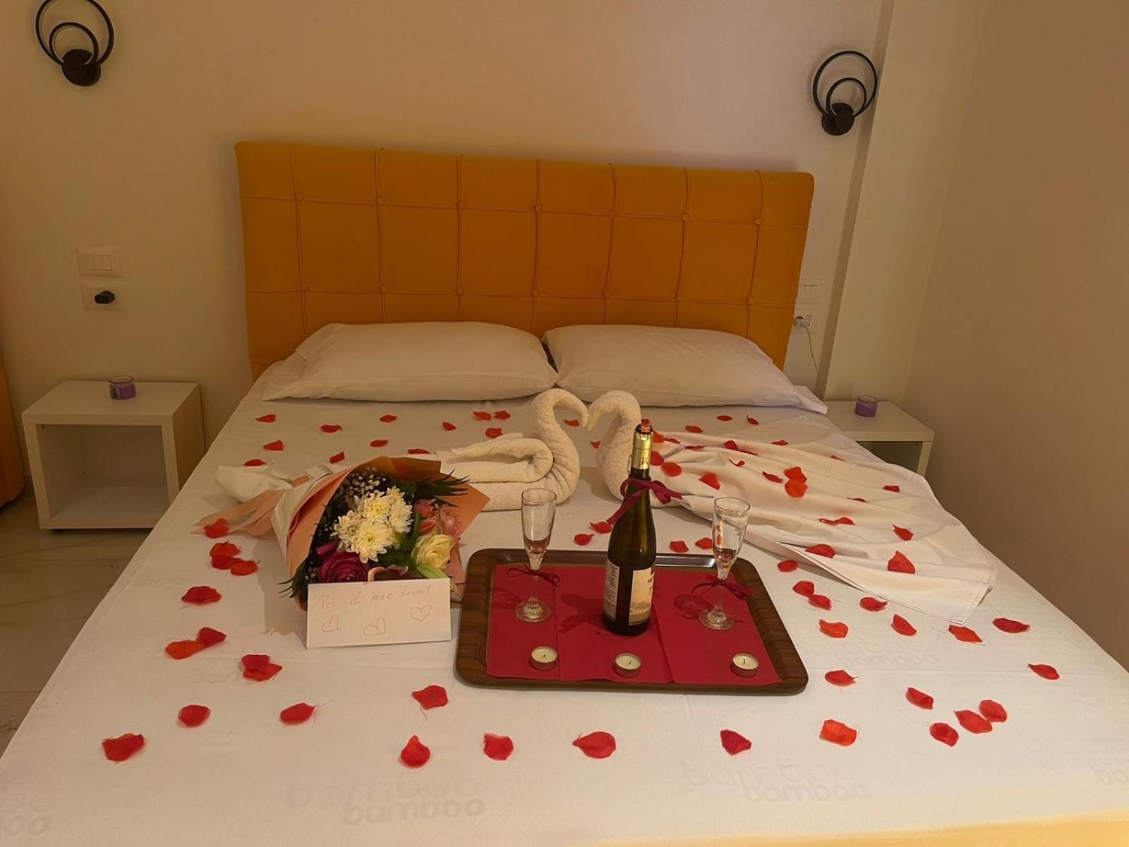 Feniks Hotel Ksamil Eksteriør billede