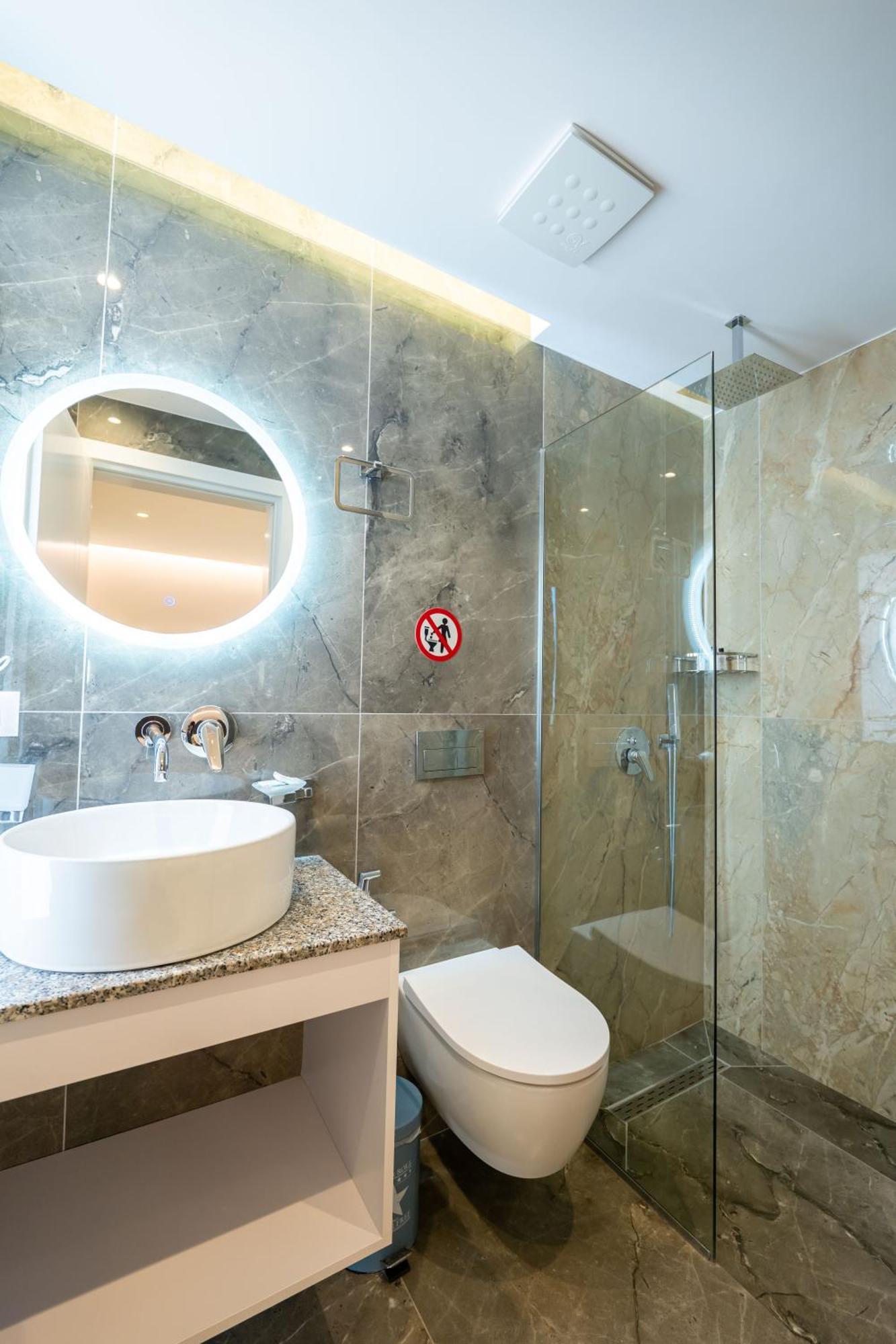 Feniks Hotel Ksamil Eksteriør billede